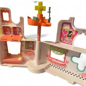 Littlest Pet Shop Rescue Tails Center Vet Animal Hospital Set LPS Toys